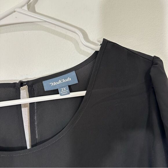 ModCloth Black Scoop Neck Flutter Sleeve Sheer‎ Flowy Blouse size 2X - Picture 3 of 5